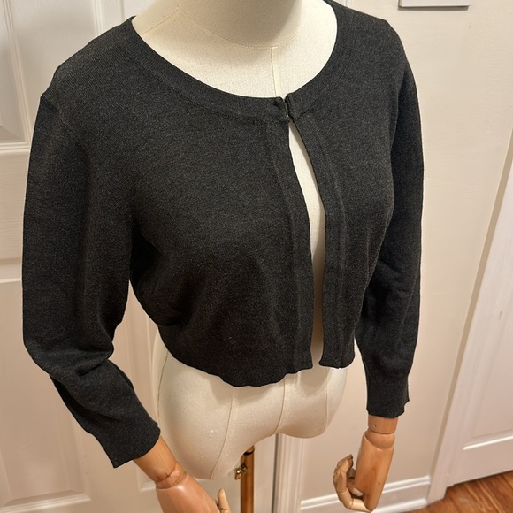Cielo 3/4 three quarter sleeve light cardigan in charcoal gray size medium - Picture 3 of 7